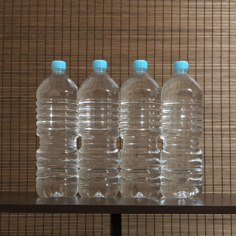 ペットボトルの水4本